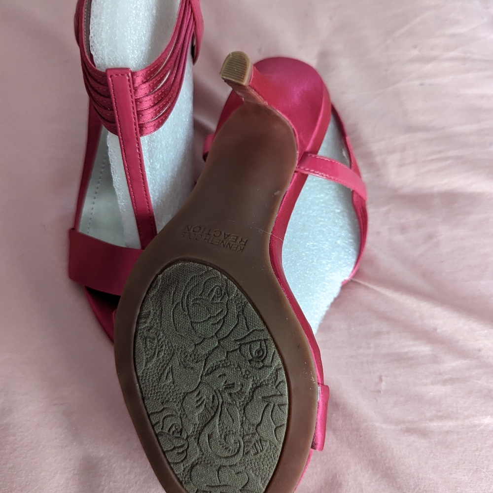 Pink heels - Picture 3 of 4